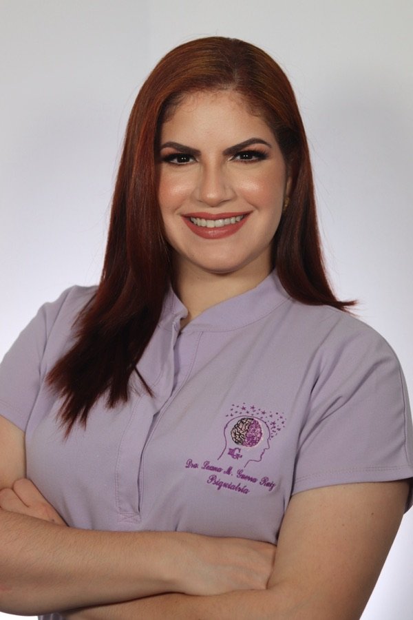 Dra. Lexma M. Guerra Ruiz, Psiquiatra en Panamá, en consulta